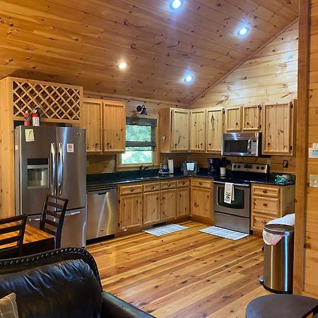 The Cozy Lazy Laurel With Year-Round Mountain Views, Hot Tub, Fire Pit Villa Cherry Log Exterior photo